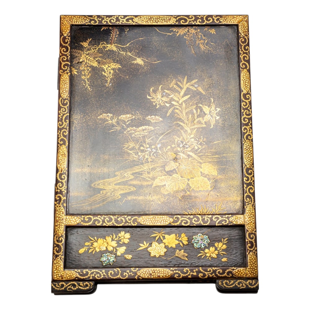 A Japanese lacquer table screen - 4
