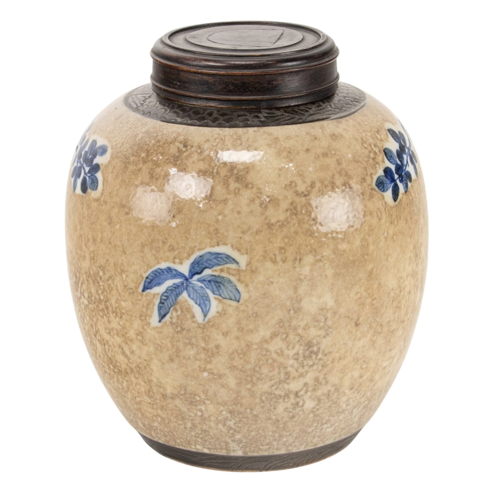 A Chinese blue and white crackle ground jar (1 of 4)