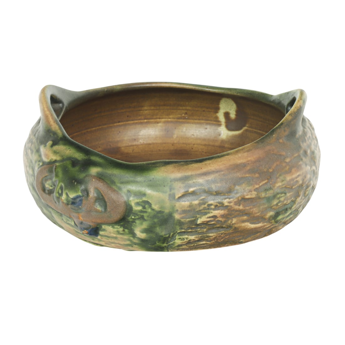 A Roseville pottery low bowl in the Imperial I pattern: A Roseville pottery low bowl in the Imperial I pattern, first quarter 20th century, unmarked, 3"h x 7"dia
