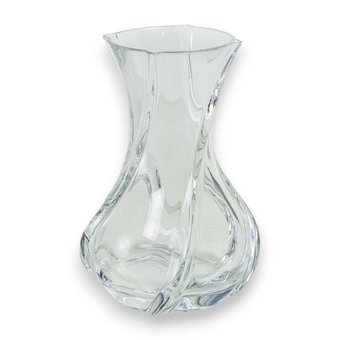 A Baccarat glass vase in the Serpentine pattern (1 of 1)