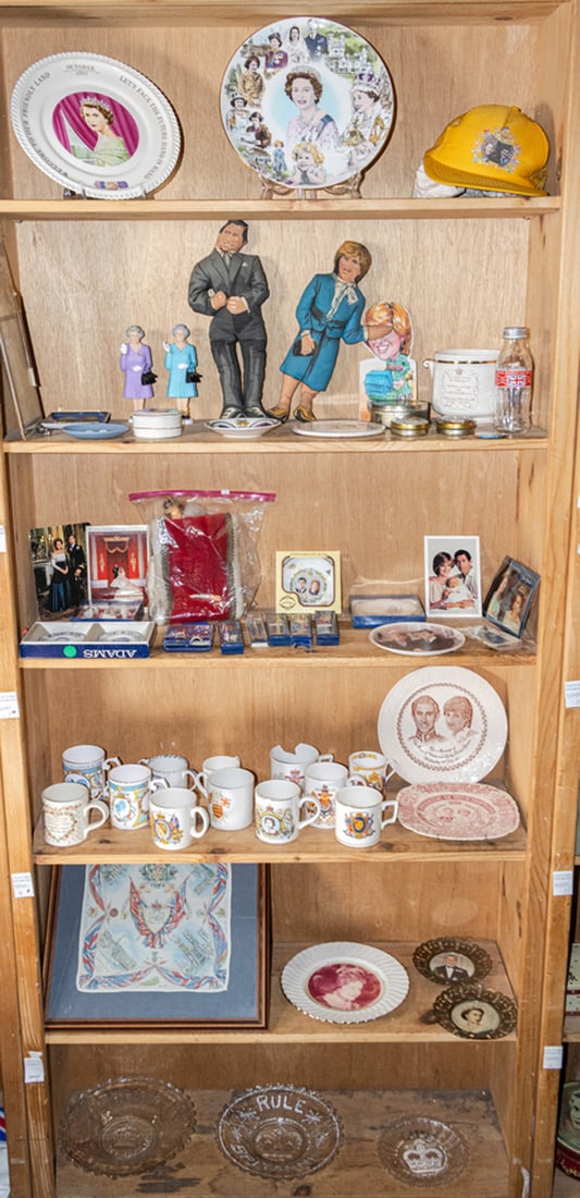 An assembled group of the British royal family memorabilia: An assembled group of the British royal family memorabilia, the House of Windsor, consisting of commemorative plates, spoons, mugs, silver jubilee, and hat, etc. All proceeds from this lot will be