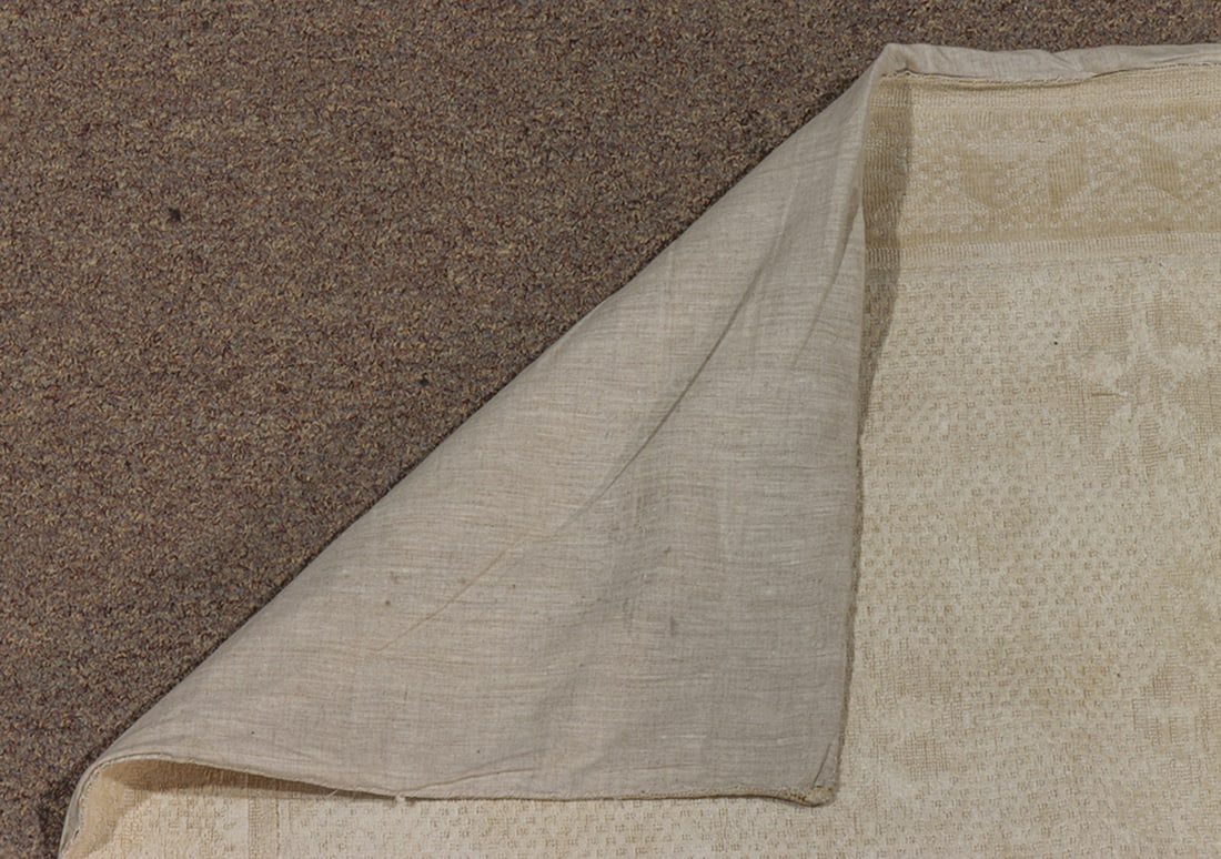 A large contemporary carpet - 6