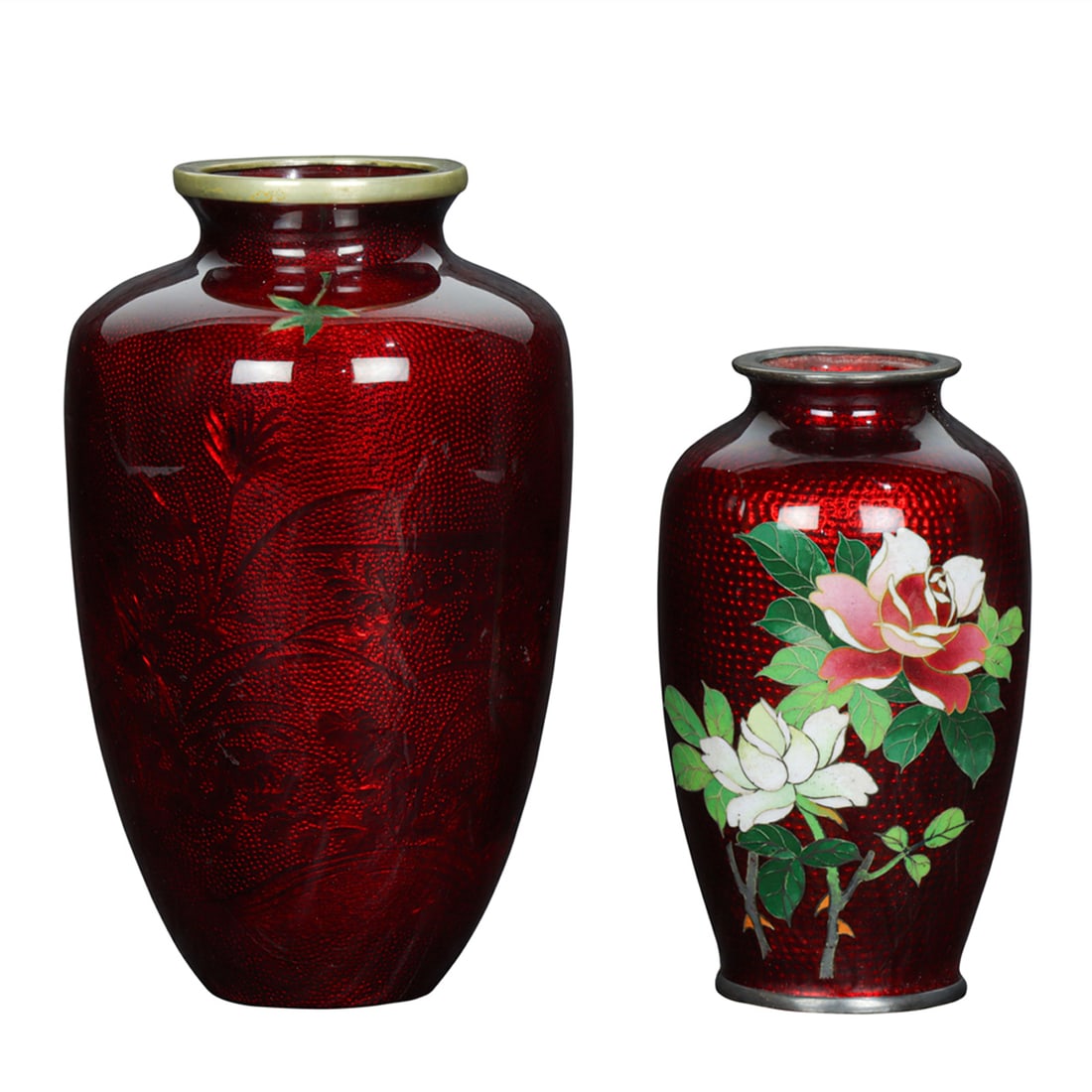 1(lot of 2) Japanese Ginbari vases: 1(lot of 2) Japanese Ginbari vases. Featuring floral motif, Meiji period, from 4.75" to 5.125" high.