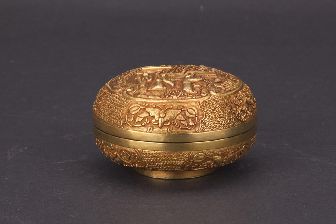 Chinese gilt metal round seal paste box (1 of 4)