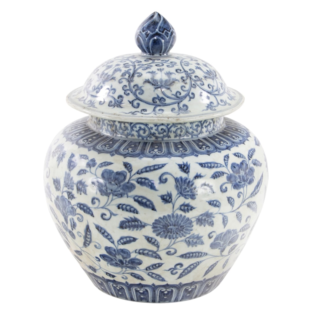 A Chinese blue and white 'lotus' covered jar