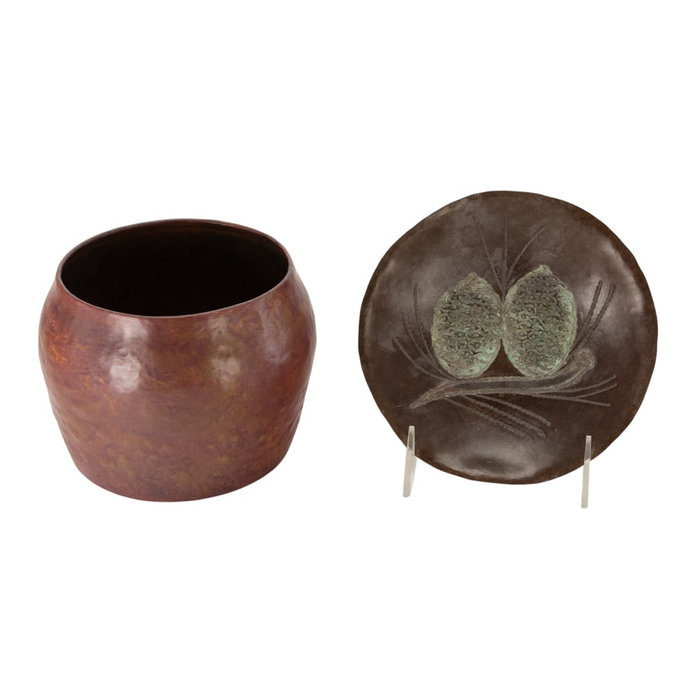 An Audel Davis copper vase (1 of 4)