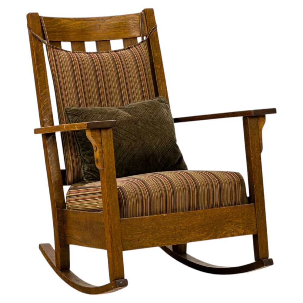 An Arts and Crafts rocking chair: An Arts and Crafts rocking chair, Grand Rapids 1915, 36"h x 26"w x 25"d (overall); 17"h x 22"d (seat)