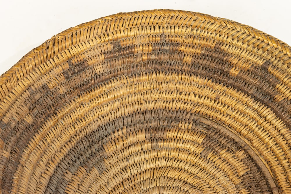 A Native American basketry group - 4