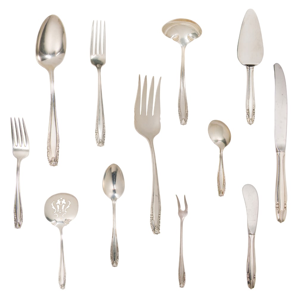 A sterling flatware set, Wallace, Stradivari: A sterling flatware set, Wallace, Stradivari, comprising: 12-7 1/8 in forks, 12 salad forks, 12 teaspoons, 1 cold meat fork, 1 tablespoon, 1 gravy ladle, 1 bon bon spoon, 1 jelly server, 1 olive fork,
