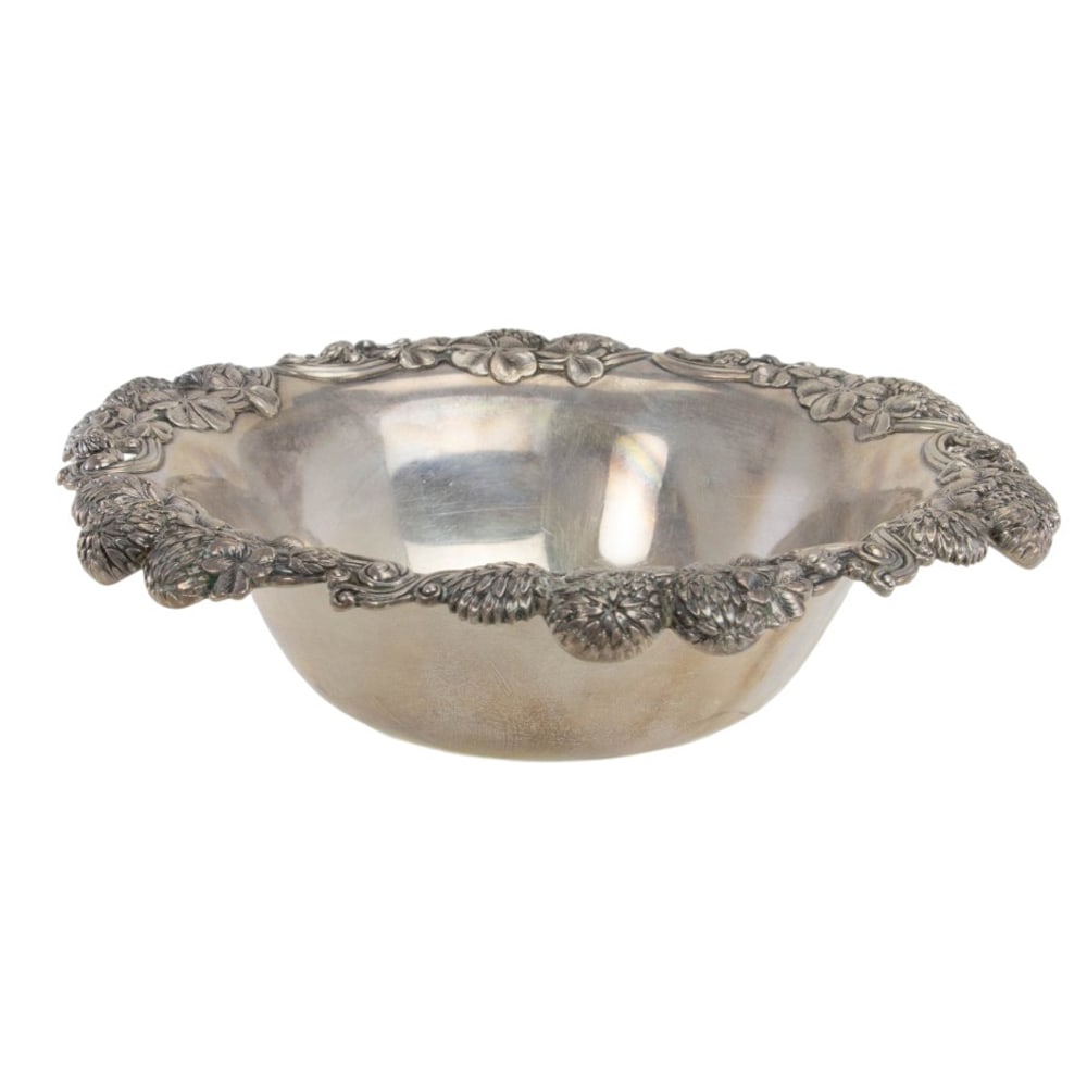 A sterling bowl, Tiffany & Co., Clover: A sterling bowl, Tiffany & Co., Clover, circa 1891-1902, D. 9 in. (11.97 oz t.)