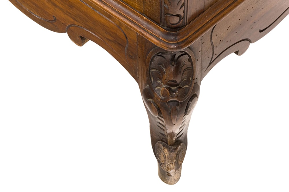 A Rococo style linen press - 8