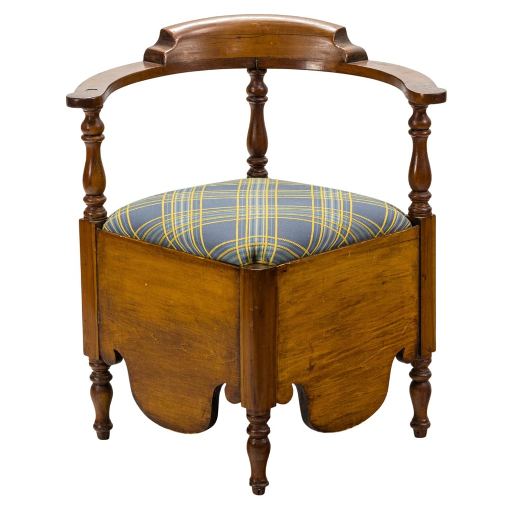 An American maple corner chair: An American maple corner chair, early 19th century, 28"h x 26" w x 26"d (overall); 18.5"h x 23"d (seat)