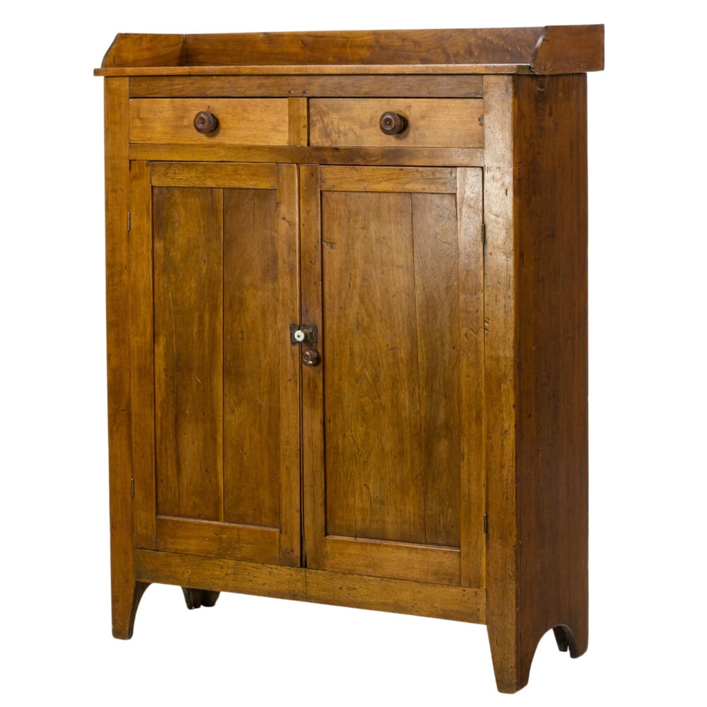 An American pine kitchen cupboard (1 of 6)