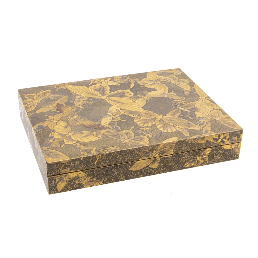 A Japanese lacquered tebako (accessory box) (1 of 5)