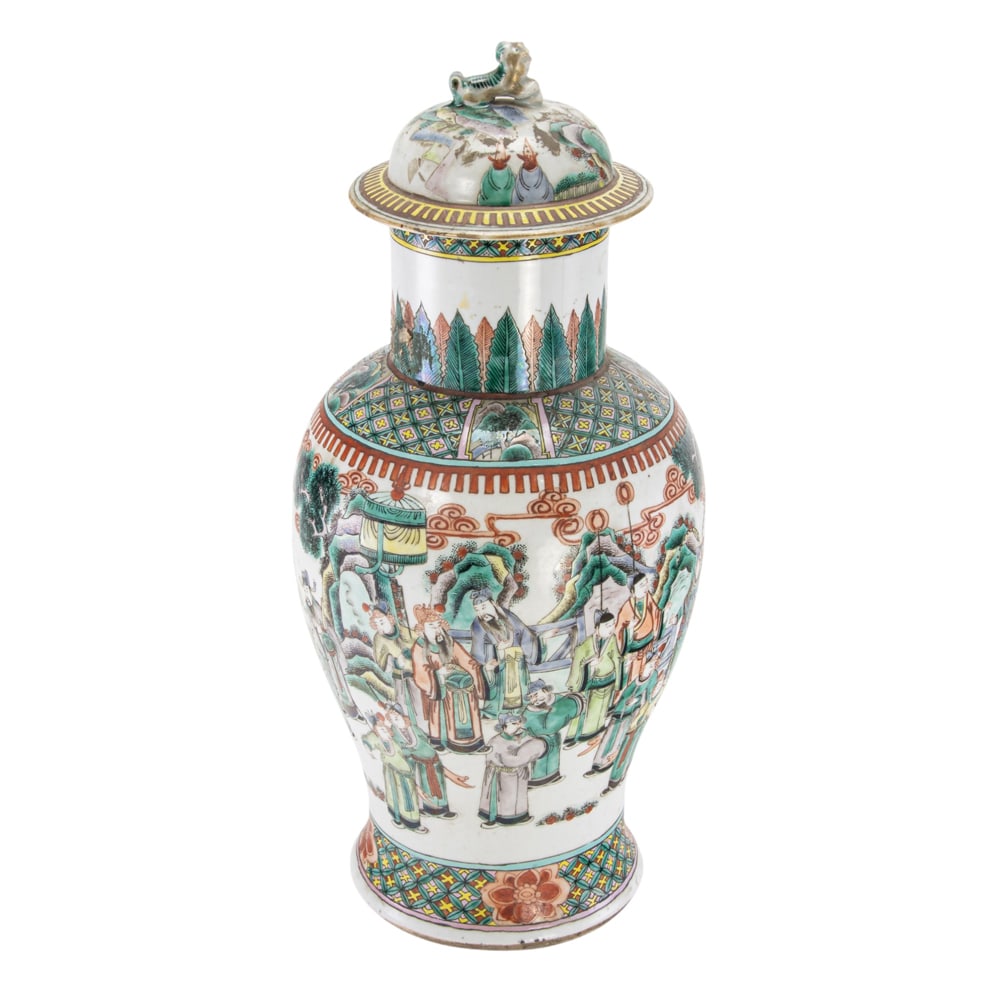 A Chinese wucai covered jar (1 of 4)