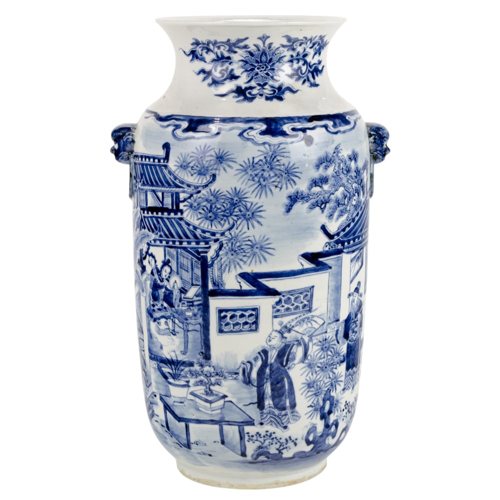 A Chinese blue and white vase (1 of 3)