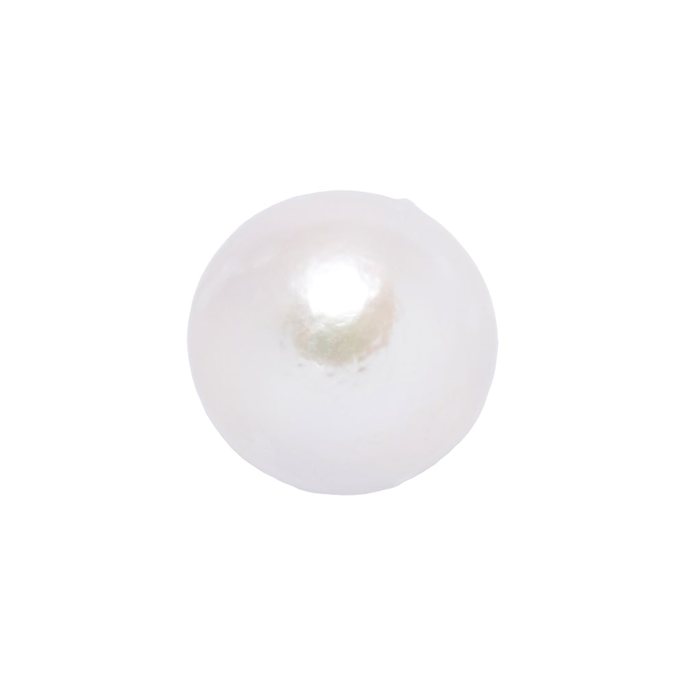 An unmounted cultured pearl: An unmounted cultured pearl The cultured pearl measuring 16.75 mm