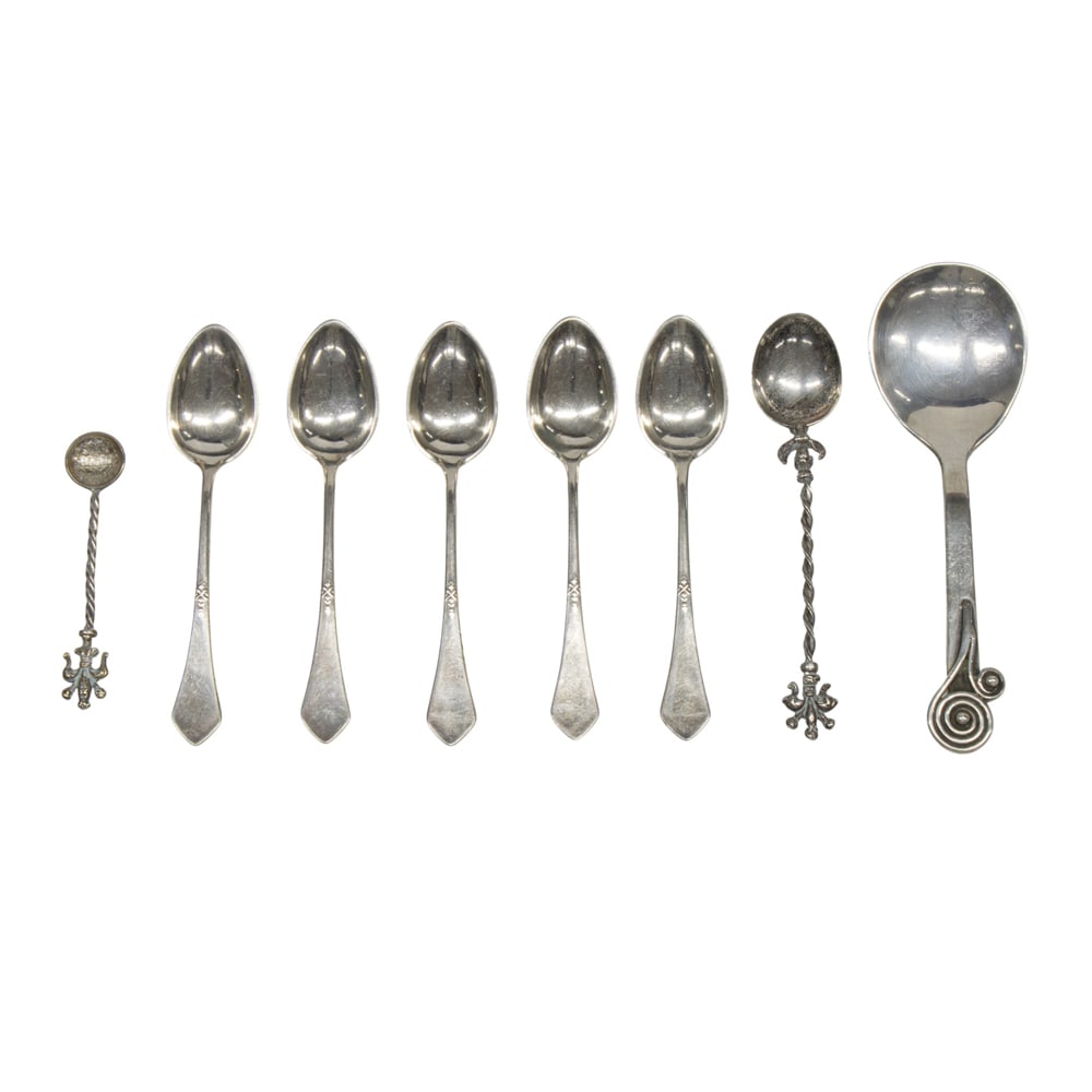 A group of assorted silver flatware (1 of 2)
