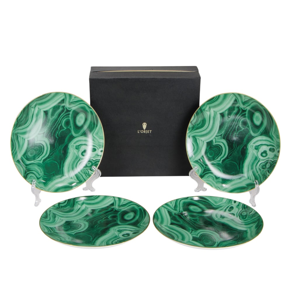 Four L'Objet porcelain plates in a malachite pattern (1 of 1)