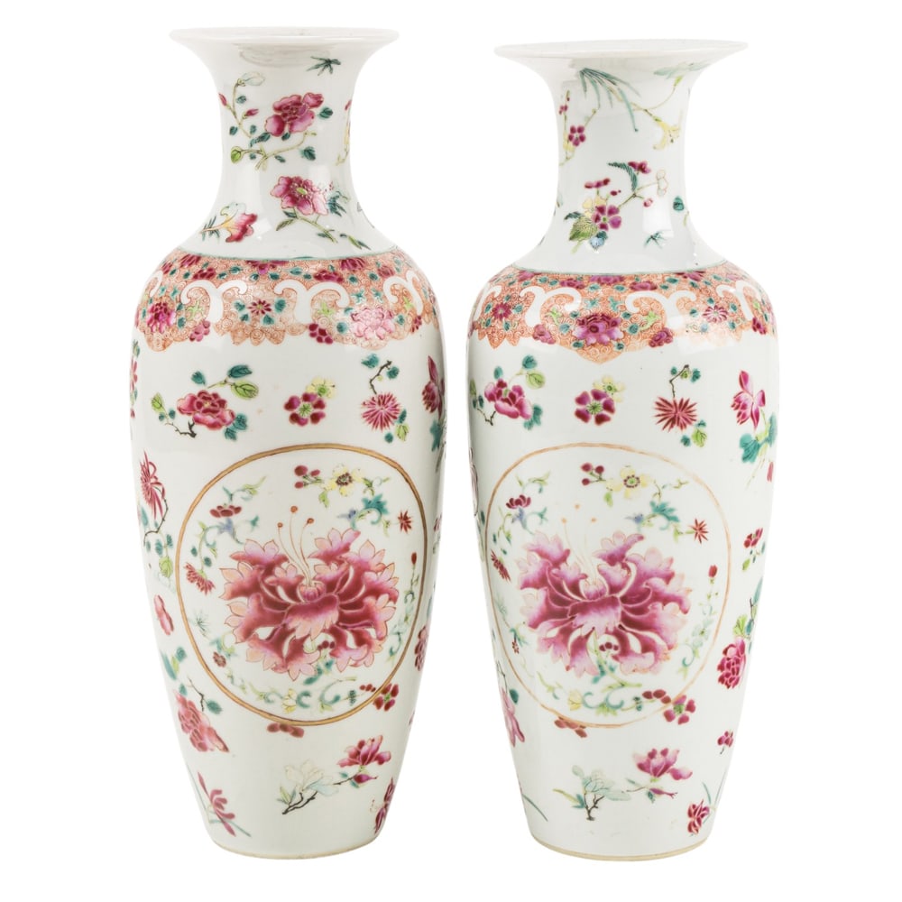 A pair of Chinese famille rose vases (1 of 2)
