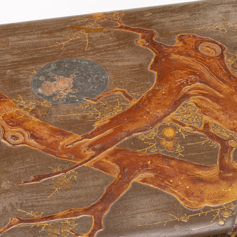 A Japanese lacquer box - 2