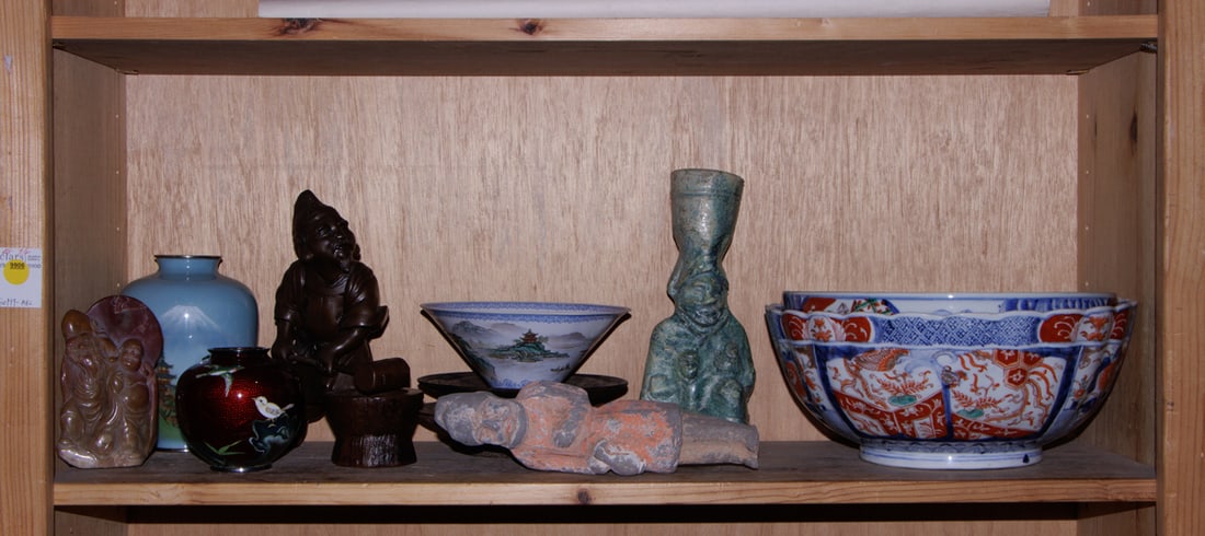 A group of Asian decorative objects (1 of 1)
