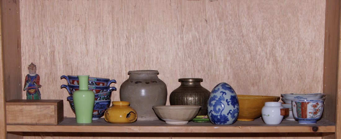 A group of Asian decorative ceramic objects (1 of 1)