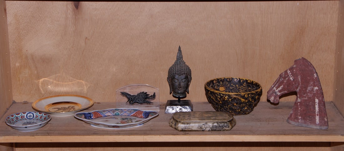 A group of Asian decorative objects (1 of 1)
