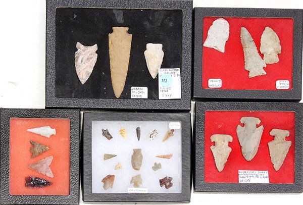 Pre-historic Native American projectile points: (lot of 5 shadow boxes) Pre-historic projectile points, mostly Mid-Western, executed in knapped stone including flint and obsidian Provenance: Property from the collection of the Dr. Mary Anne Warren