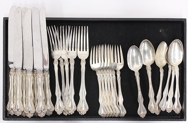 Westmorland sterling sliver partial flatware service: Westmorland sterling sliver partial flatware service in the "George and Martha" pattern consisting of seven teaspoons, luncheon knives and salad/dessert forks; six luncheon forks, 27 pieces total, 20.