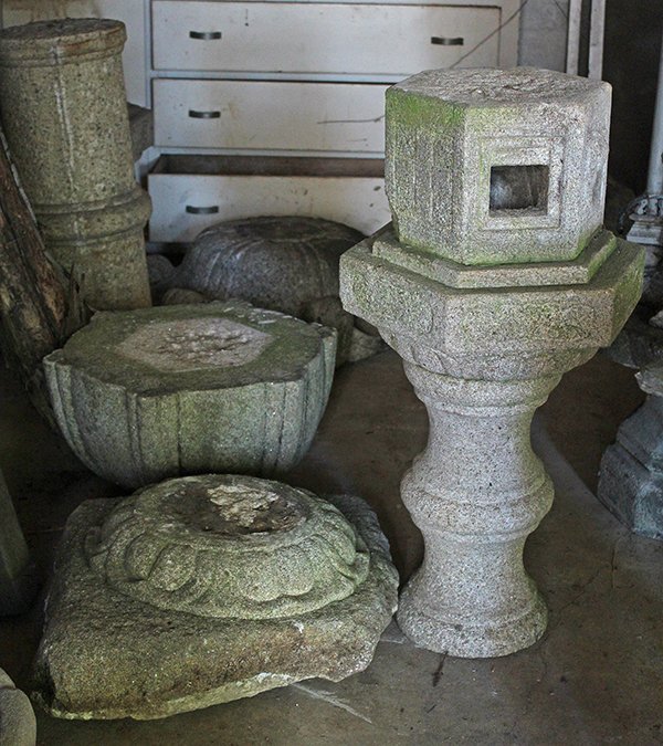 (lot of 19) Group of Japanese stone garden elements and: (lot of 15) Group of Japanese stone garden elements and lanterns, purportedly from the 1939 World's Fair. **Please note, this item is located at an offsite residence. Please call for address. Preview 