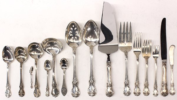 American Towle sterling silver "Old Masters" service: American sterling silver flatware service for eight by Towle in the "Old Masters" pattern having four pieces per place setting consisting of place knives (six New French blades, two modern blades), pl