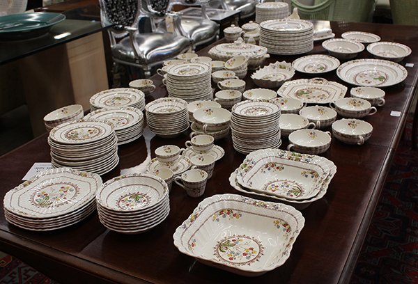 Copeland Spode "Cowslip" pattern china: (lot of 168) Copeland Spode "Cowslip" pattern china, partial table service, decorated with a floral pattern, comprising (17) dinner plates, (17) rim soup bowls, (13) cream soup and saucers, (6) square
