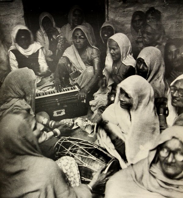 Photograph by Leon Levinstein: Leon Levinstein (American, 1913-1988), Untitled, gelatin silver print, paper (unframed): 14"h x 11"w. Provenance: Deaccessioned from The Museum of Fine Arts, Houston