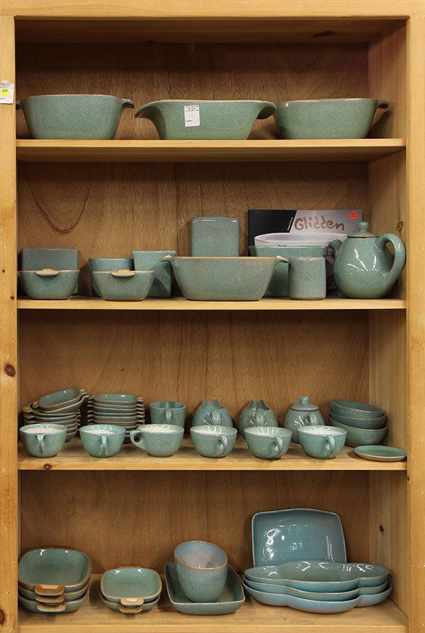 Glidden pottery tableware in Matrix: (lot of 70) Glidden pottery tableware in Matrix including casseroles, planters, lobed dishes, teapot, cups, and bowls