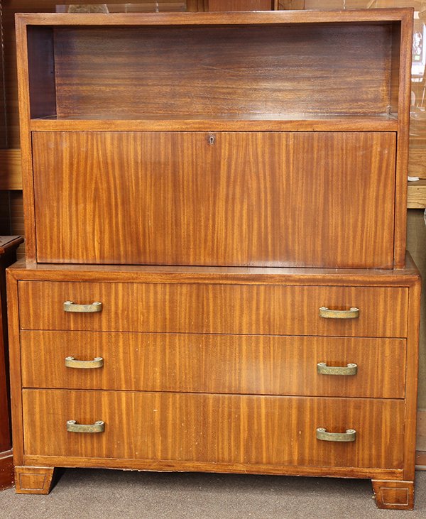 French Art Deco mahogany desk, the rectangular top: French Art Deco mahogany desk, the rectangular top surmounting an open gallery, above the fall front opening to the fitted interior with 11 compartments and 2 drawers, the lower case with the original