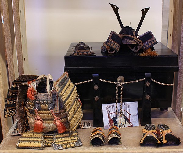 Japanese 'Boys Day' Samurai Armor: Japanese 'Boys Day' samurai armor set, includes kabuto helmet, menpo with throat guard, shoulder plates, chain-mail sleeves, pair of shoes and gauntlets, with a lacquered black display/storage box wit