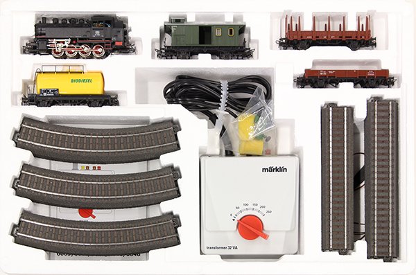 Delta Freight Train starter set by Marklin: Delta Freight Train starter set by Marklin, in box, the HO scale train set having tracks, locomotive, cars, electronics, and instructions