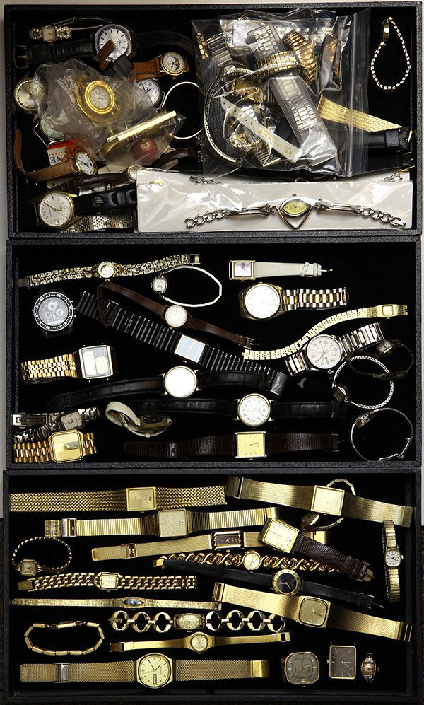 Collection of mostly quartz wristwatches: Collection of mostly lady's and gentleman's quartz wristwatches approximately sixty by various makers including Seiko, Citizen, Pulsar, Benrus, Wittnauer, Kesne, Miyoko, Gucci, etc; two Gruen Veri-Thi