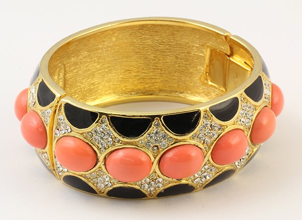 Ciner fashion bangle bracelet: Ciner fashion bangle bracelet gold-plated and set with rhinestones, etc.