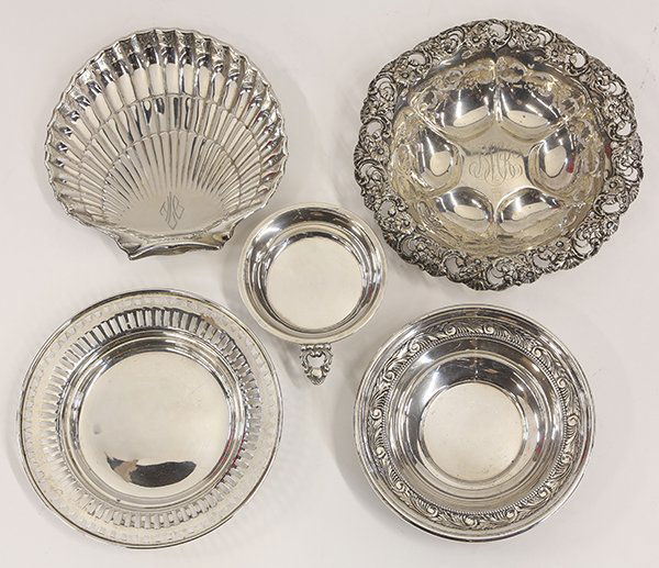 (lot of 5) American sterling silver table accessories: (lot of 5) American sterling silver table accessories consisting of a Black, Starr & Frost bowl mounted by a stylized handle; Reed & Barton small bowl having a band with acanthus leaf and beading; Alv