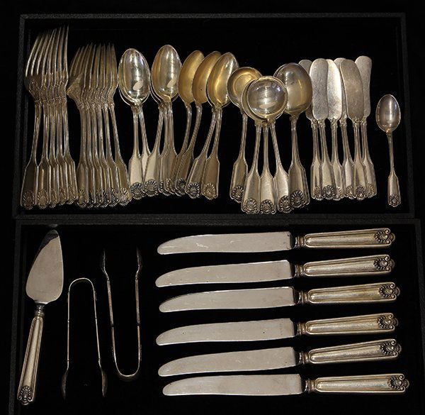 American Frank Smith Silver Company sterling silver: (lot of 42) Frank Smith Silver Company sterling silver partial flatware service in the 'Fiddle Shell/Alden" pattern, 1914, consisting of nine teaspoons; six of each place knives, salad/dessert forks,