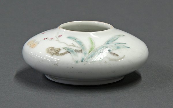 Chinese Enameled Brush Washer: Chinese enameled porcelain brush washer, the compressed body with lingzhi and flowers, bottom with Tongzhi mark, 2.75"dia