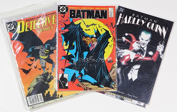 (lot of approx 540) One shelf of comic books featuring: (lot of approx 540) One shelf of comic books featuring DC Detective Comics Batman, DC Batman, and Harley Quin, including # 471 the first appearance of Hugo Strange, #478 the fist appearance of Preston