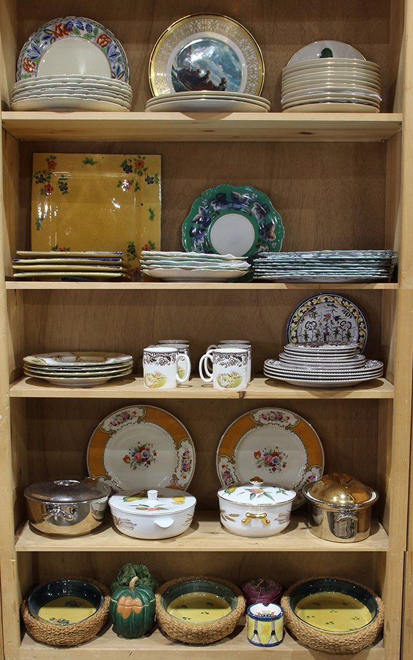 (lot of approximately 78) Continental porcelain and art: (lot of approximately 78) Continental porcelain and art pottery tableware, including Staffordshire Cauldon ware floral decorated plates, Spode "Hunting Dogs Yellow Labrador", lidded vegetable serving 