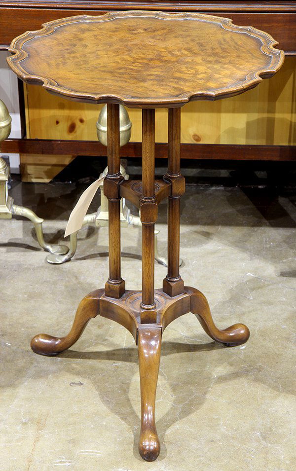 Georgian style burl wood pie-crust-topped tripod tea: Georgian style burl wood pie-crust-topped tripod tea table, , 26"h x 18.5"h. Provenance: From the Pittsburgh, PA estate of Richard Mellon Scaife