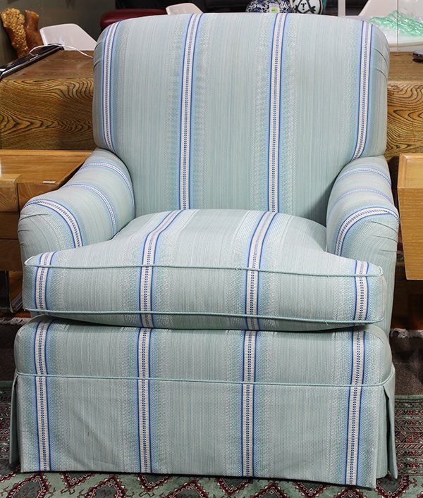 Moderne custom designed club chair (1 of 3)