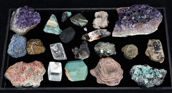 (lot of 20) Group of geodes and mineral specimens, (1 of 1)