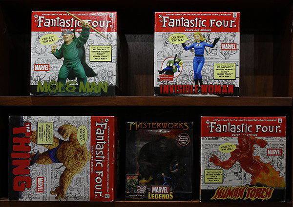 (lot of 5) Marvel comic statues (1 of 1)