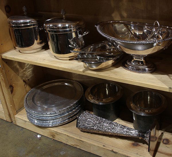 (lot of approximately 70) Collection of silver plate (1 of 3)